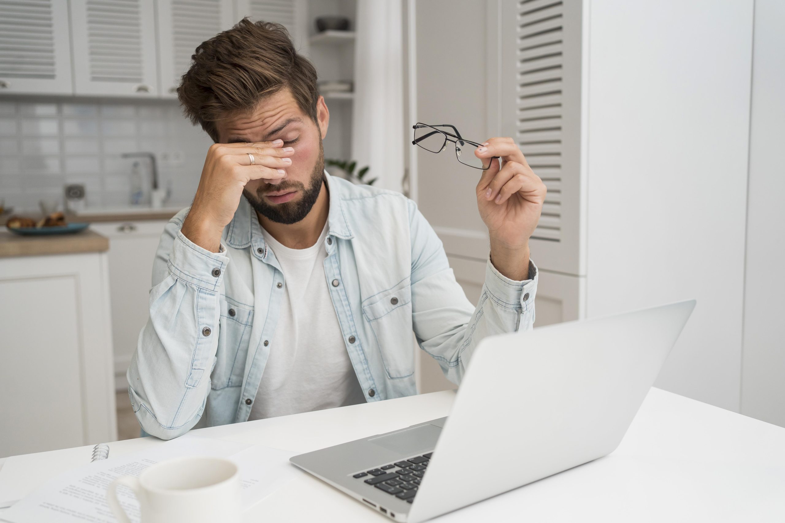 How Screen Time Causes Dry Eye And What You Can Do to Fix It